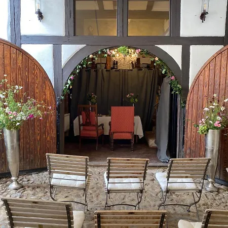 Geibelhof - In Mediterraner Hofreite Nahe Frankfurt Am Main *