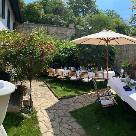 Geibelhof - In Mediterraner Hofreite Nahe Frankfurt Am Main * קארבן